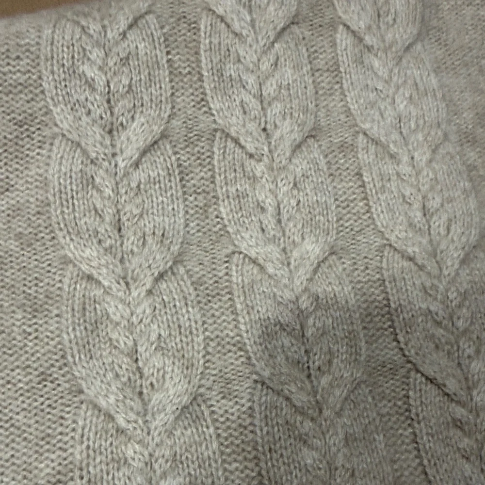 Tahari Cream Cashmere Knit Scarf 74x13 unisex NEW